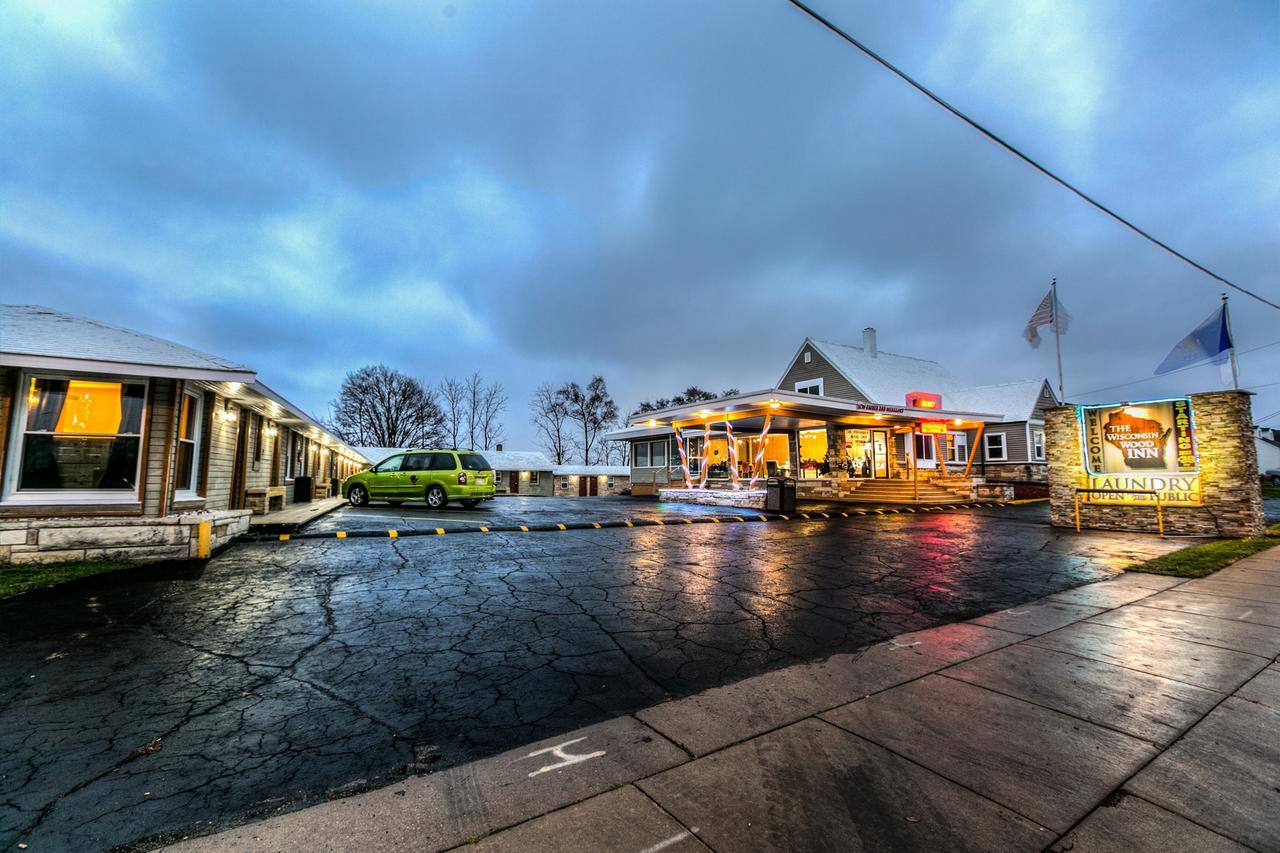 The Wisconsin Wood Inn Dickeyville Exterior photo