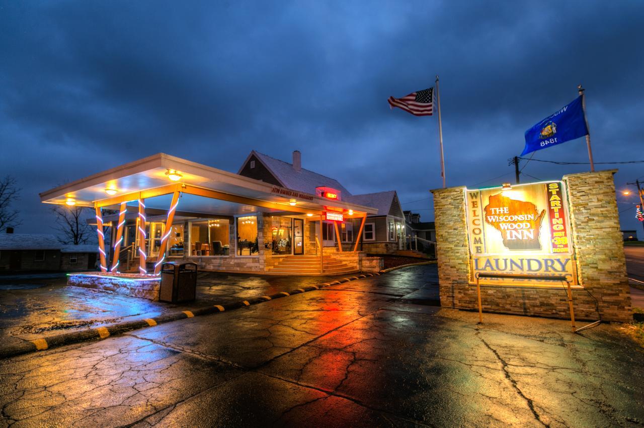 The Wisconsin Wood Inn Dickeyville Exterior photo